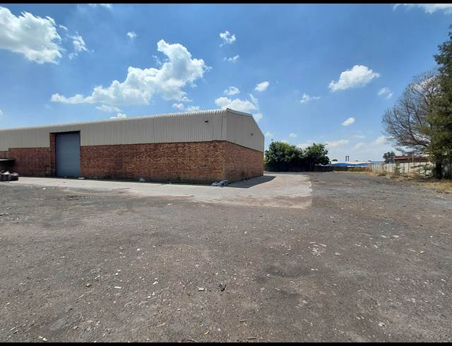 500M² WAREHOUSE TO LET IN POMONA