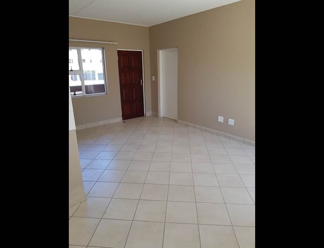 2 bed property to rent in RHODESFIELD