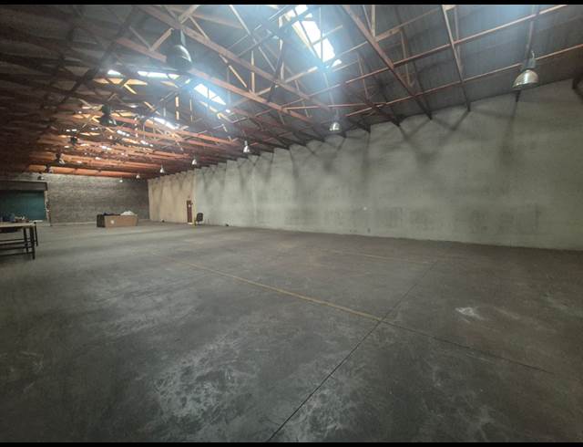 728M² WAREHOUSE TO LET IN POMONA