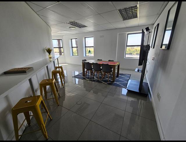 484M² OFFICE TO LET IN CENTURY CITY