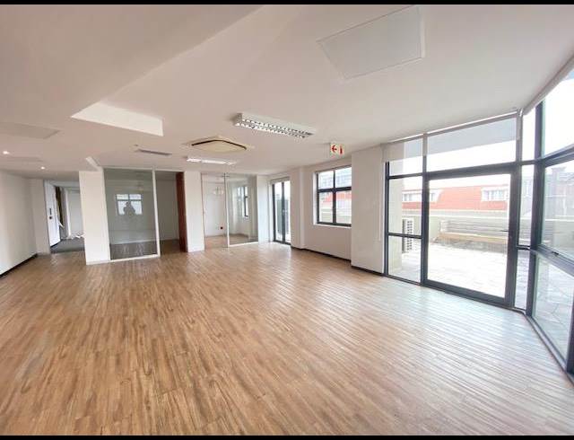 703M² OFFICE TO LET IN DE WATERKANT
