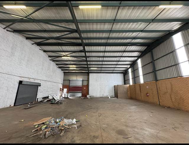 381M² WAREHOUSE TO LET IN CLAYVILLE