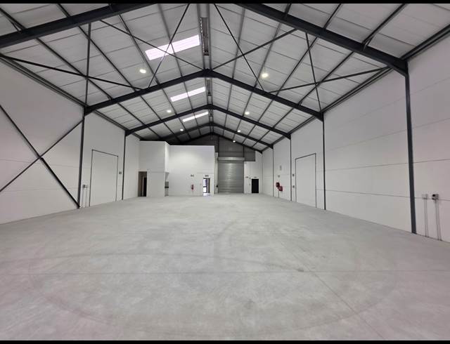 577M² WAREHOUSE TO LET IN FIRGROVE
