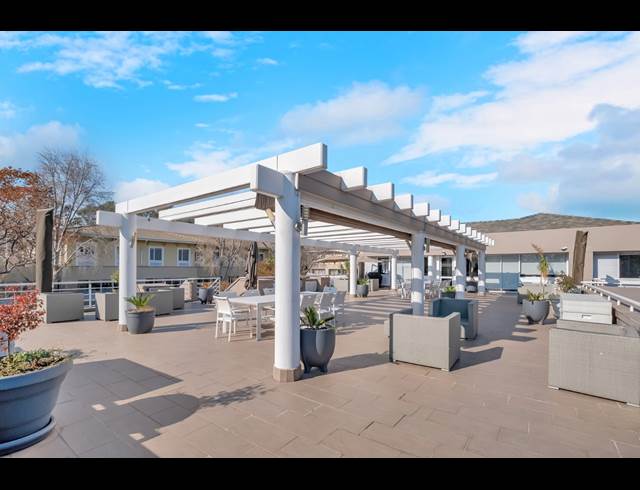 1,861M² OFFICE TO LET IN WOODMEAD