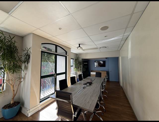 410M² OFFICE TO LET IN TOKAI