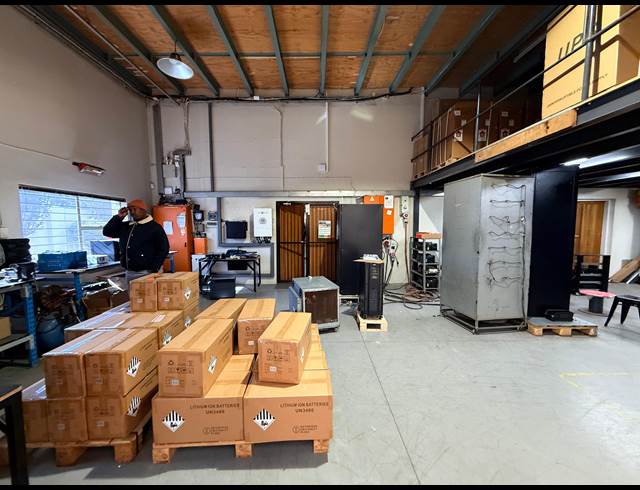 1,043M² WAREHOUSE TO LET IN ORMONDE