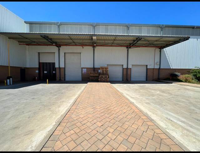 3,816M² WAREHOUSE TO LET IN GOSFORTH PARK