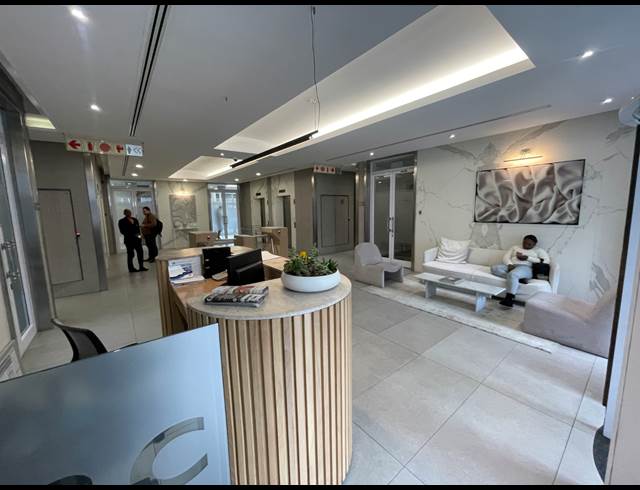 435M² OFFICE TO LET IN WATERFRONT