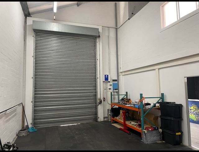 292M² WAREHOUSE TO LET IN CAPRICORN