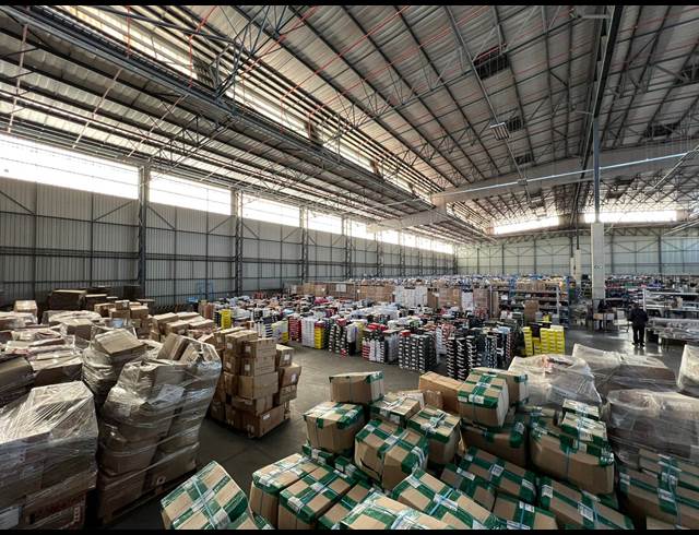 4,626M² WAREHOUSE TO LET IN GOSFORTH PARK