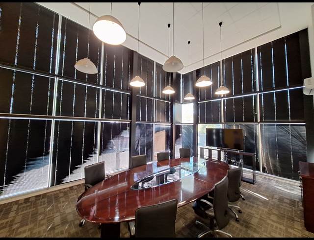 2,221M² SHOWROOM TO LET IN NORTH RIDING