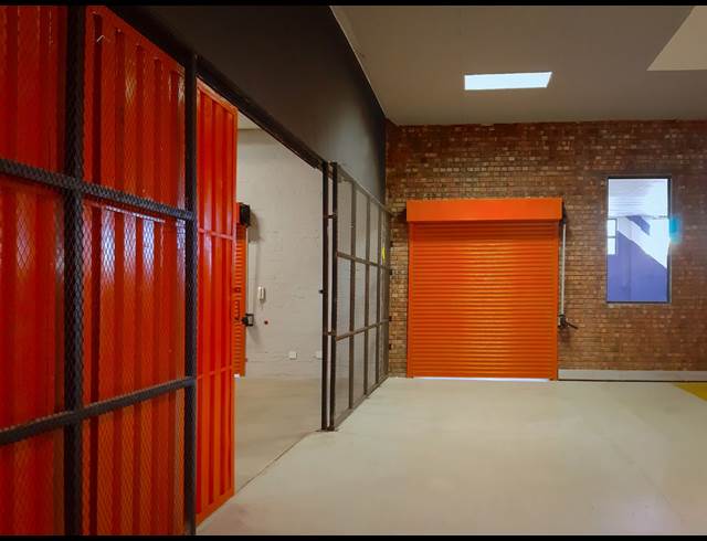 1,100M² WAREHOUSE TO LET IN SALT RIVER