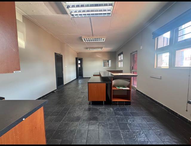 6,666M² WAREHOUSE TO LET IN GLEN ANIL