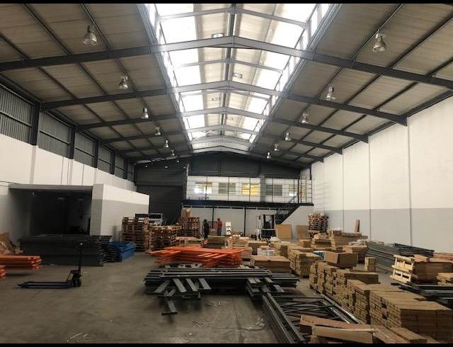 963M² WAREHOUSE RENTED IN STIKLAND