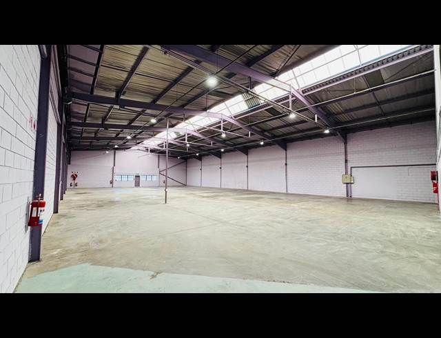 1,053M² WAREHOUSE TO LET IN ROBERTVILLE