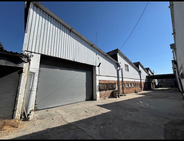 1,500M² WAREHOUSE TO LET IN INDUSTRIA WEST