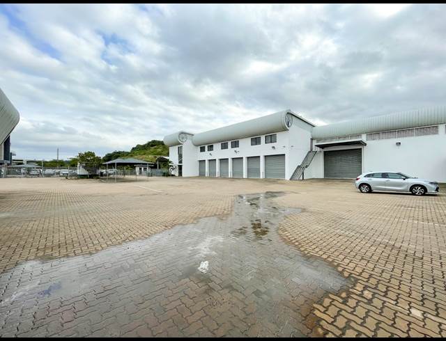 1,739M² WAREHOUSE TO LET IN RIVERHORSE VALLEY