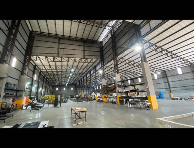 3,858M² WAREHOUSE TO LET IN KNOPJESLAAGTE