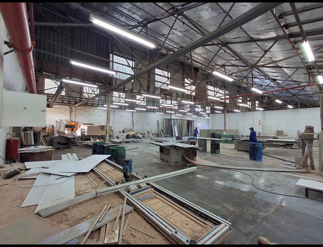 992M² WAREHOUSE TO LET IN CHISELHURST
