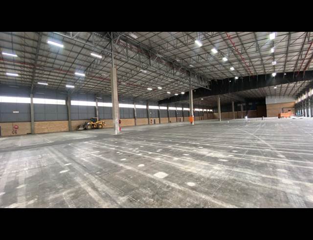7,738M² WAREHOUSE TO LET IN LOUWLARDIA