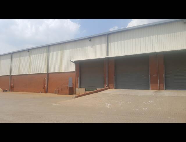 2,943M² WAREHOUSE RENTED IN POMONA