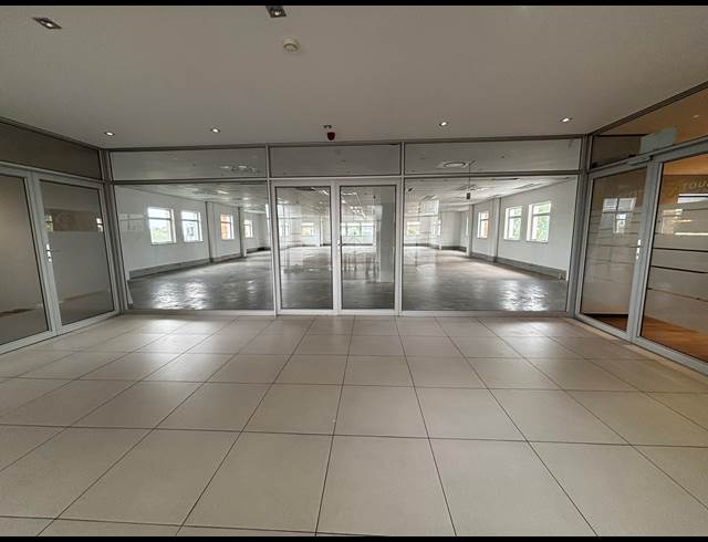 308M² OFFICE TO LET IN BROADLANDS