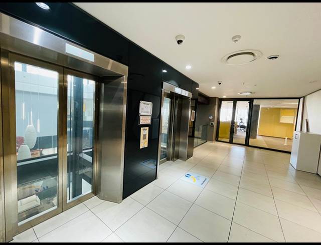 1,289M² OFFICE TO LET IN WATERFALL