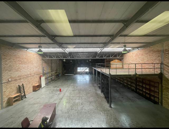 555M² WAREHOUSE TO LET IN RANDJESPARK