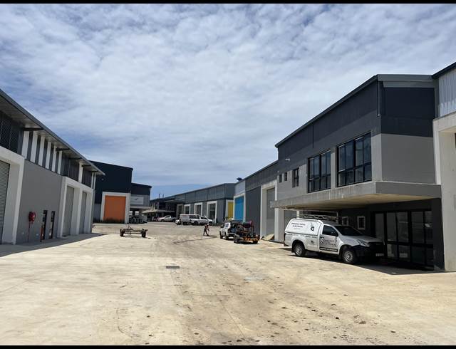 910M² WAREHOUSE TO LET IN SHAKAS HEAD