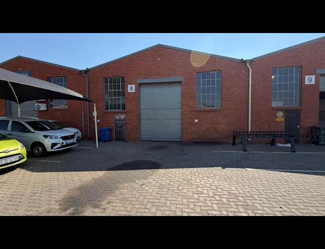 330M² WAREHOUSE TO LET IN ROSSLYN
