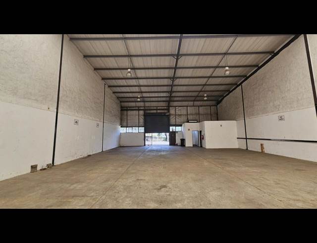 667M² WAREHOUSE TO LET IN HALFWAY HOUSE
