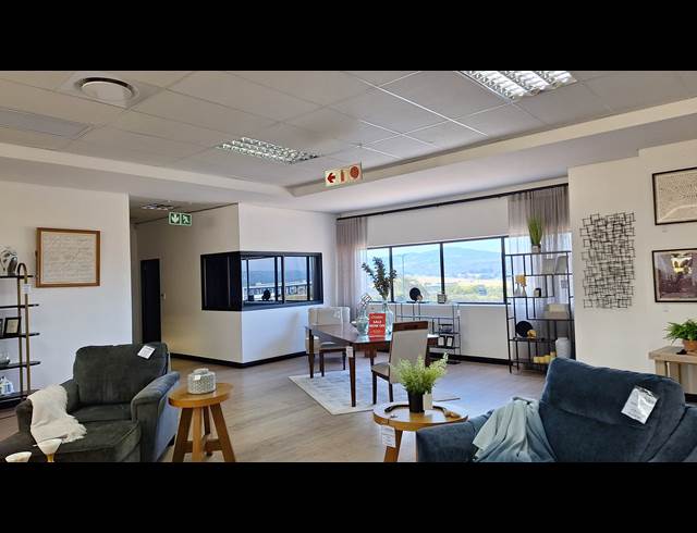507M² RETAIL TO LET IN RIVERSIDE PARK