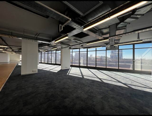 824M² OFFICE TO LET IN WOODSTOCK
