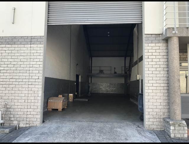 326M² WAREHOUSE TO LET IN AIRPORT INDUSTRIA