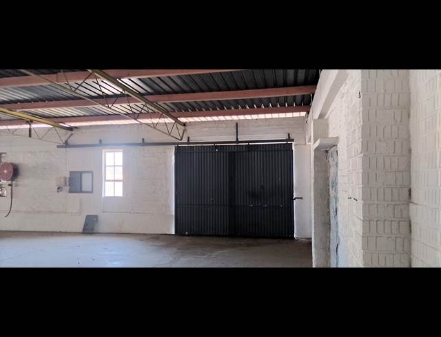 1,570M² RETAIL TO LET IN SONHEUWEL