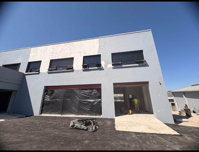 330M² WAREHOUSE TO LET IN EASTLEIGH