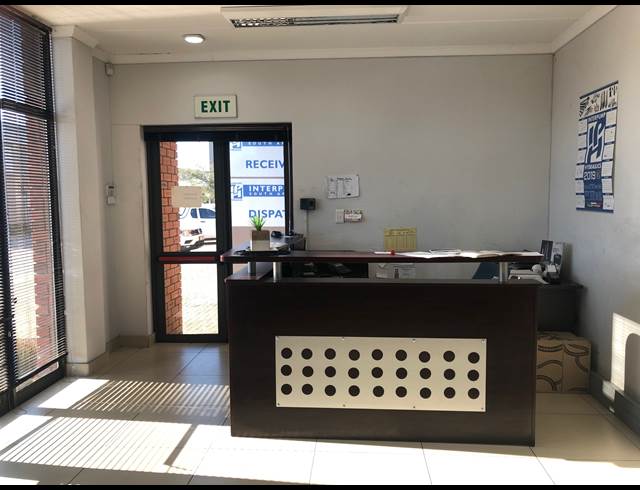 558M² WAREHOUSE TO LET IN STIKLAND INDUSTRIAL