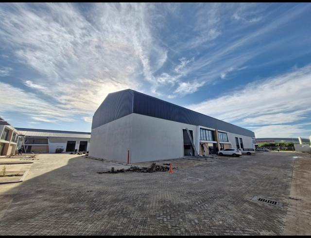 761M² WAREHOUSE TO LET IN STIKLAND INDUSTRIAL