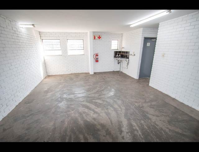 1,062M² WAREHOUSE TO LET IN KYA SANDS