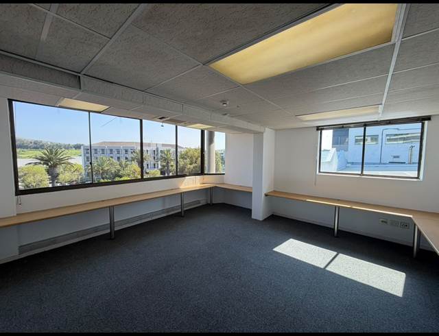 604M² OFFICE TO LET IN TYGER VALLEY