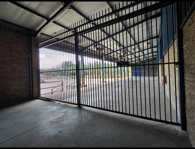 1,848M² WAREHOUSE TO LET IN POMONA