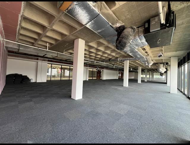 186.30M² OFFICE TO LET IN HIGHVELD