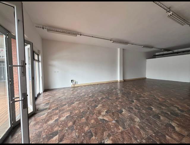 112M² RETAIL TO LET IN LASER PARK