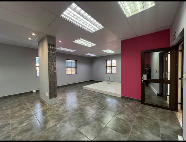 150M² OFFICE TO LET IN HIGHVELD