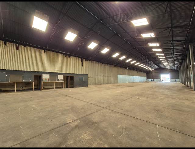 3,200M² WAREHOUSE TO LET IN GERMISTON SOUTH
