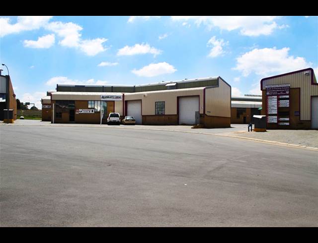 548M² WAREHOUSE TO LET IN JET PARK