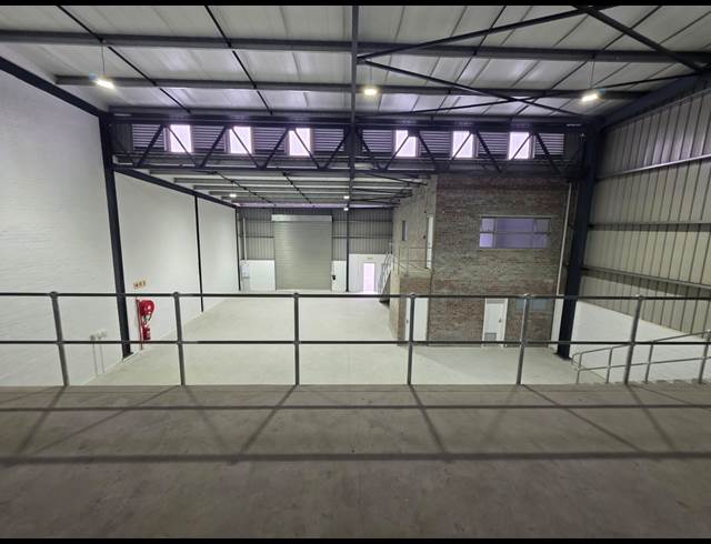 462M² WAREHOUSE TO LET IN FIRGROVE INDUSTRIAL ESTATE