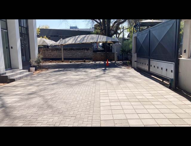 550M² OFFICE TO LET IN ROSEBANK