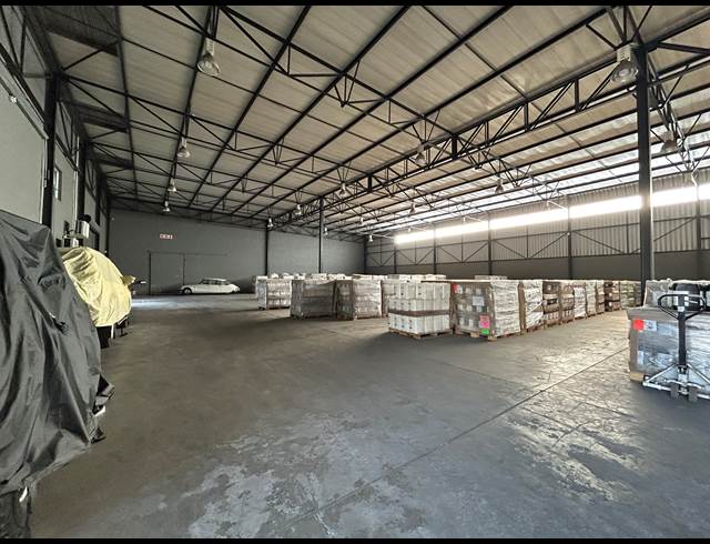 1,551M² WAREHOUSE TO LET IN SPARTAN