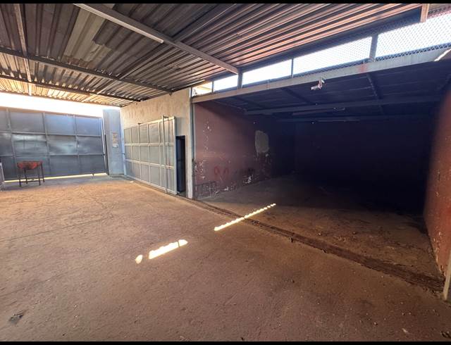 1,200M² WAREHOUSE TO LET IN ROODEPOORT CENTRAL